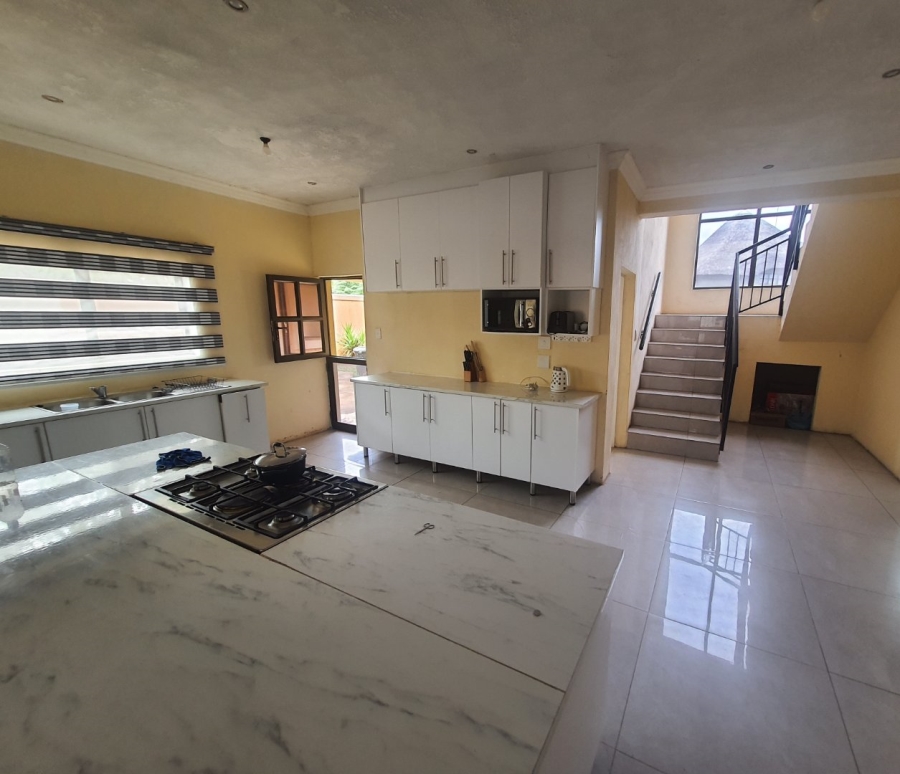 5 Bedroom Property for Sale in Melodie North West